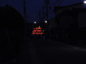 津島神社　提灯行列　少し遠目から撮影